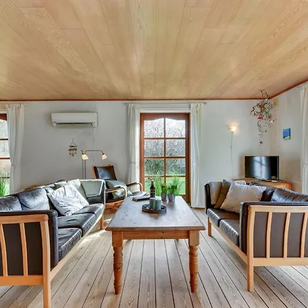 Iiro - 2-5km From The Sea By Interhome *